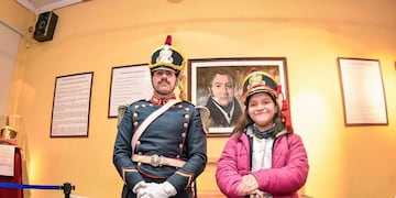 Niños y niñas visitaron la muestra histórica sobre San Martín en la Casa Beban