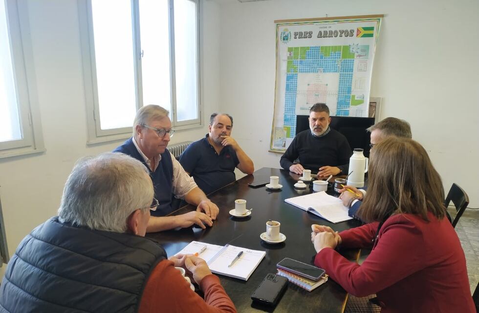 Funcionarios de Seguridad de Tres Arroyos se reunieron con la Comisión de Seguridad Vial