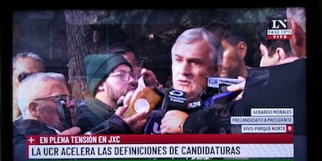 Gerardo Morales, presidente de la UCR, llega a la Convención Nacional partidaria reunida este lunes en Buenos Aires.