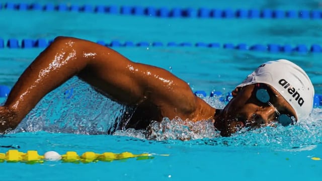 Lucas Salinas nada gracias a la decisión de sus padres.