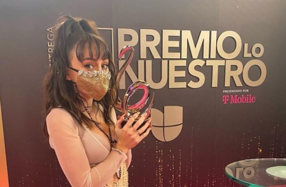 Nicki Nicole volvió a ser premiada y deslumbró a todos con su look