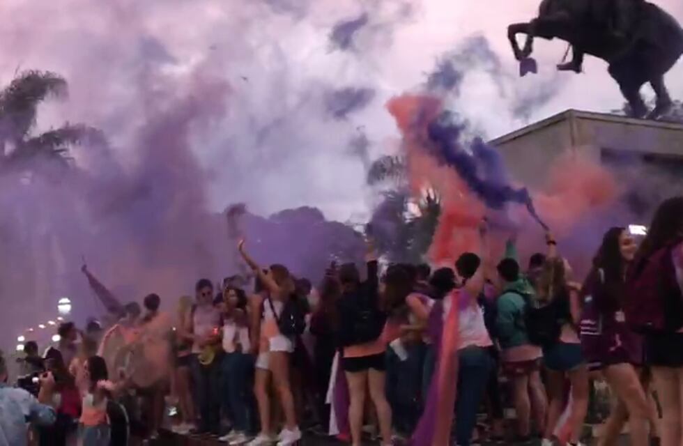 Con protocolo, arrancaron los festejos de 5° año para el “último primer día”