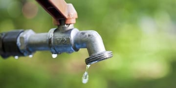 Rotura de un caño troncal dejó sin agua y con baja presión a varios barrios de Eldorado.