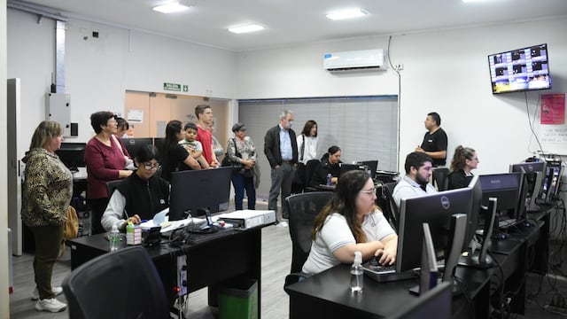Vecinos del barrio Malvinas Argentinas recorrieron el Centro De Monitoreo