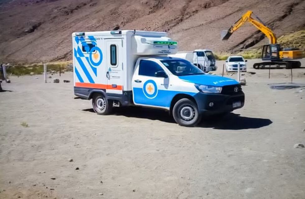 Una ambulancia ingresó por primera vez a El Tolar gracias al nuevo camino