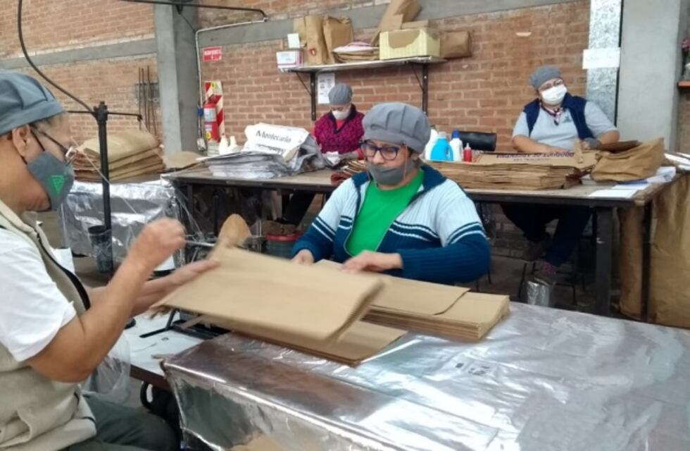 El Ministerio de Acción Cooperativa visitó una fábrica recuperada en Puerto Rico