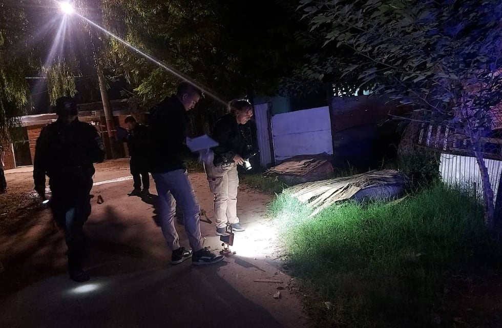 Crimen en Villa Gobernador Gálvez: un joven murió e internaron a un adolescente