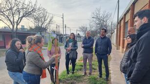 En el marco del día Mundial del Árbol el Instituto para el Desarrollo Sustentable plantó dos árboles en el Hogar de Menores Madres.