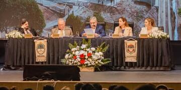 El Gobernador repasó los principales logros de su gestión en materia de empleo, obra pública, salud, educación, minería y anunció el envío de un proyecto de reforma constitucional a la Legislatura.