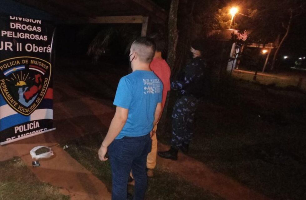 Caminaba al costado de la ruta con una bolsa de marihuana y fue detenido