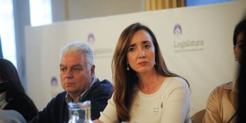 Acto en la legislatura de la ciudad de Buenos Aires " Acto homenaje a victimas del terrorismo" Argentina
Arturo Larrabure y Victoria Villarruel
Foto Federico Lopez Claro
