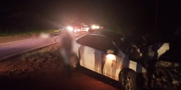 Las hermanos viajaban en una motocicleta cuando impactaron con un automóvil.