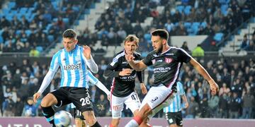 Racing cae 1 a 0 ante River Plate de Uruguay por Copa Sudamericana.