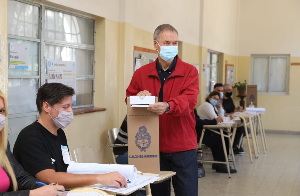 Schiaretti sufragó en las Elecciones 2021 y aseguró que “Córdoba está integrada”