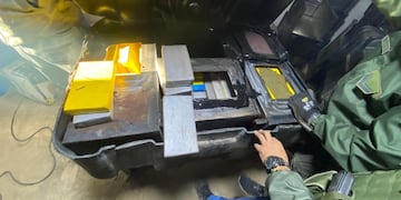 Los paquetes con forma de ladrillo estaban listos para su transporte en las cajas metálicas halladas en un domicilio de Las Juntas (Catamarca).