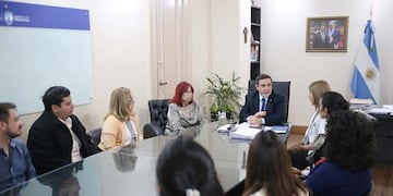 El servicio gratuito de atención en salud mental atiende llamadas las 24 horas y contará con más profesionales.