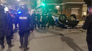 El patrullero quedó boca arriba