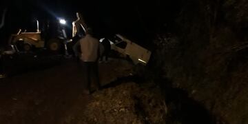 El accidente ocurrió cerca de las 20 horas. Los vecinos de la zona manifiestan el mal estado de la cuadra
