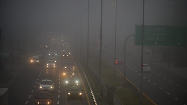 Intensa niebla en los accesos a Córdoba. (Nicolás Bravo / La Voz)
