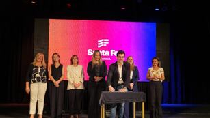 Leonardo Viotti firmó el convenio para recibir fondos para garantizar los derechos de la Niñez, Adolescencia y Familia.