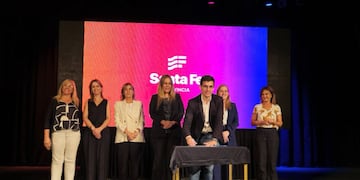 Leonardo Viotti firmó el convenio para recibir fondos para garantizar los derechos de la Niñez, Adolescencia y Familia.