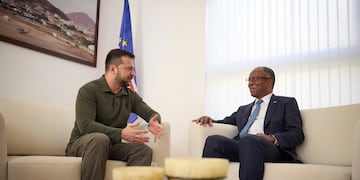 Zelesnky, antes de llegar a Argentina, pasó por Cabo Verde. (AP)
