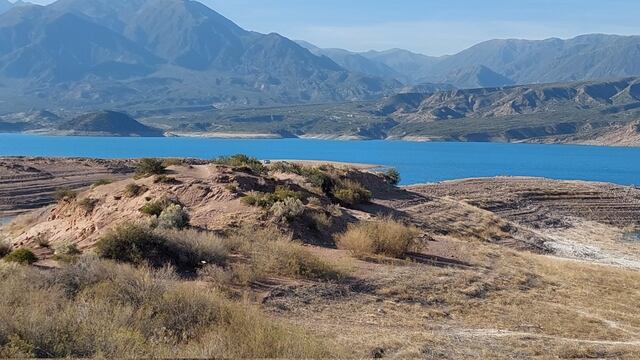 Preocupación por la bajante del embalse Potrerillos.