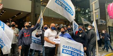 La desvinculación, ya denunciada ante el INADI por su carácter discriminatorio, se produjo esta semana en el Hotel República.