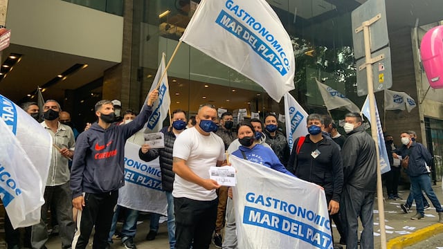 La desvinculación, ya denunciada ante el INADI por su carácter discriminatorio, se produjo esta semana en el Hotel República.