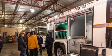 Soldini entrega un aporte económico a los Bomberos Voluntarios de Pérez (Facebook Comuna de Soldini)