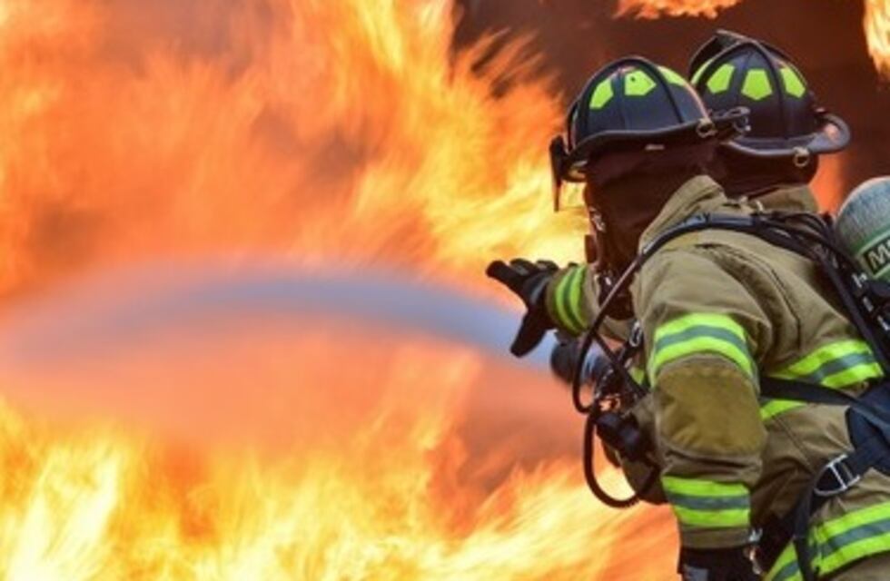 Pérdida millonaria por el incendió de una sucursal de supermercados Átomo