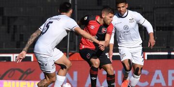 Julián Fernández se desgarró durante el partido entre Newell's y Talleres de Córdoba.