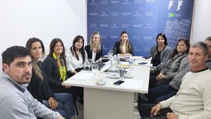 Reunión para expandir el servicio de gas natural en Lehmann y María Juana