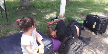 Hay familias varadas en Puerto Eva Perón, límite del Chaco con Formosa