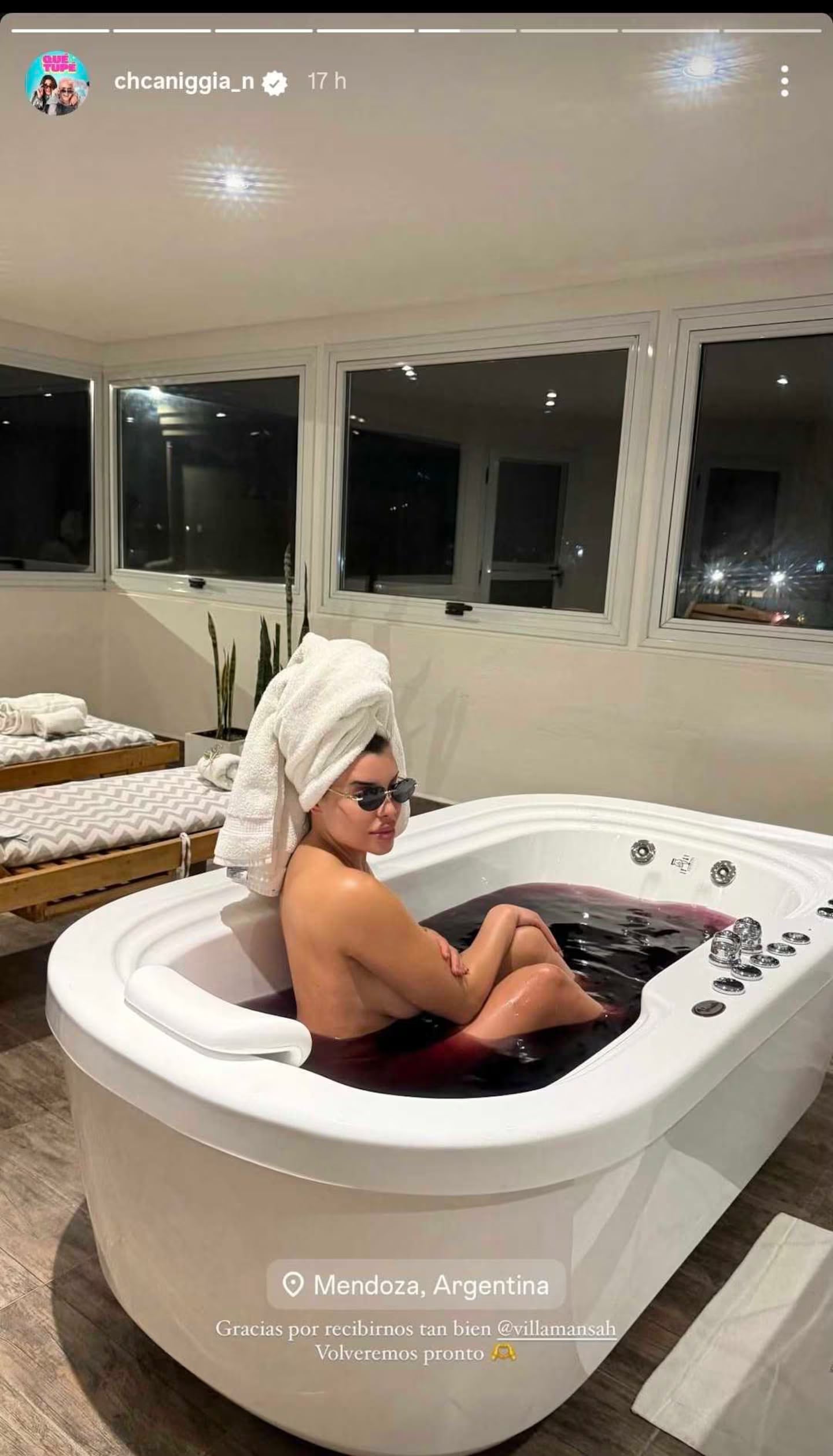 Charlotte Caniggia se bañó en vino y abrió debate