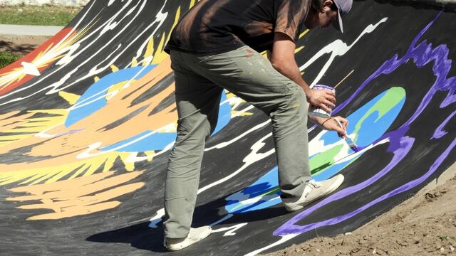 El arte urbano embellece la pista de Skate