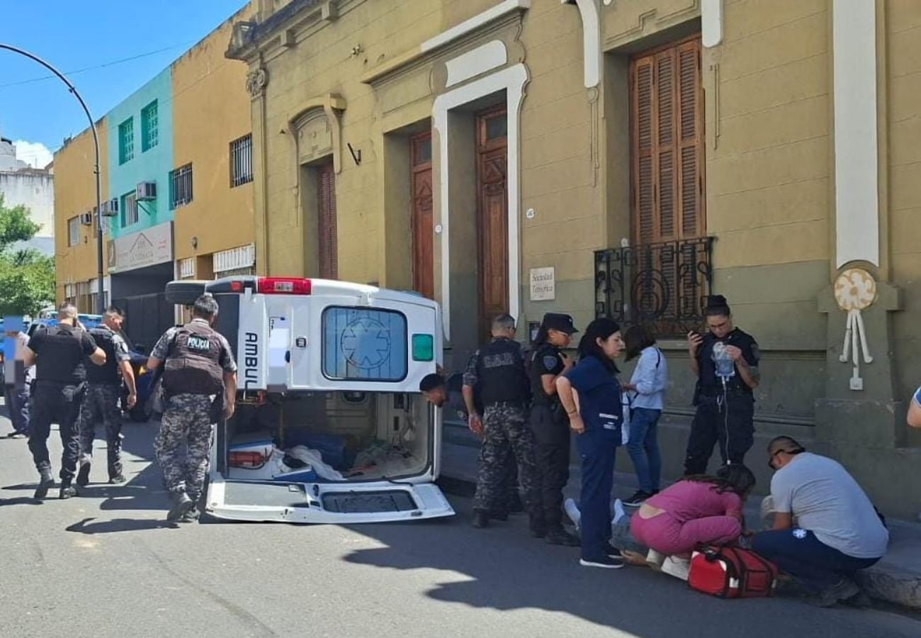 Las imágenes del siniestro vial en barrio Alberdi.