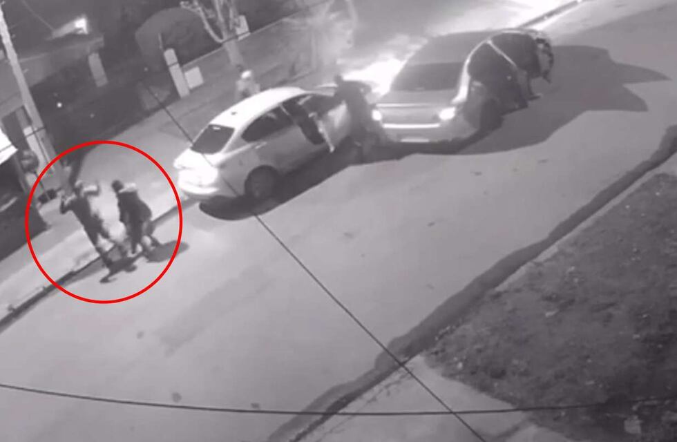 Lomas de Zamora: seis delincuentes armados amenazaron a una familia para robarle el auto