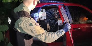 Abandonan carga de cigarrillos sin aval aduanero en 9 de Julio.