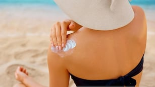 Protector solar: cómo usarlo correctamente y evitar errores que dañan la piel, según los dermatólogos