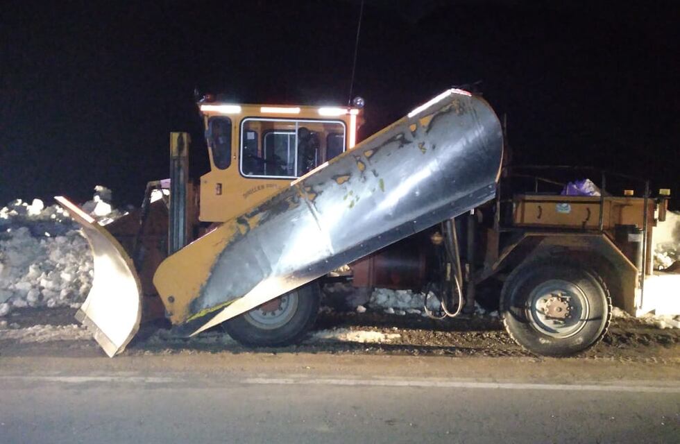 Un Ford Fieta chocó contra un barrenieve en Las Leñas
