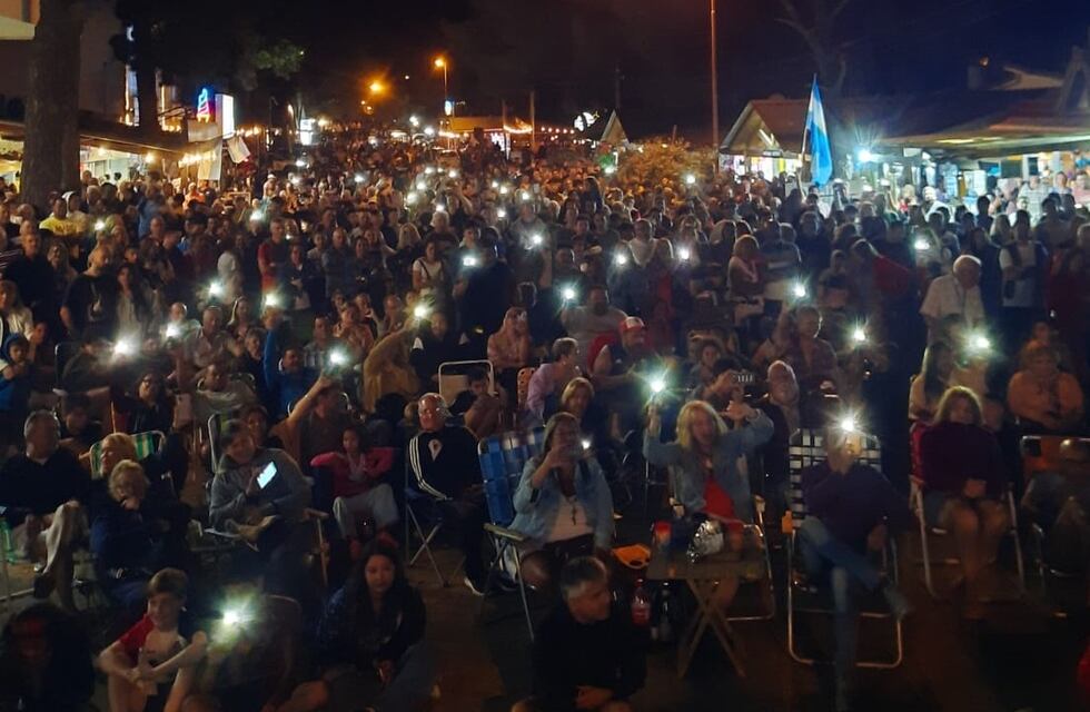 Éxito total del show que brindó el “Flaco Pailos” en Pehuen Co