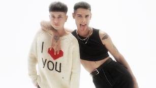 Con referencias a Milei, Natacha Jaitt y Tini, así anunciaron su regreso Ca7riel y Paco Amoroso