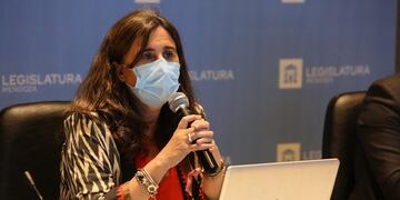 La Ministra dijo que ya se han inscripto más de 55 jovenes entre 12 y 17 años y hoy ya se comenzó a vacunarlos. Gobierno de Mendoza