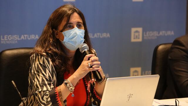 La Ministra dijo que ya se han inscripto más de 55 jovenes entre 12 y 17 años y hoy ya se comenzó a vacunarlos. Gobierno de Mendoza