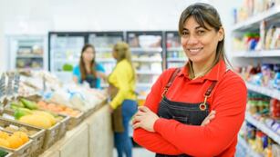 Qué supermercado ofrece empleo con un sueldo desde $700.000.