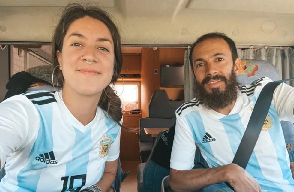 Un rosarino y una rafaelina viajaron 7.000 km., pero no pueden entrar a Qatar para ver el Mundial