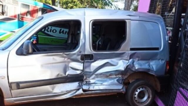 Accidente de tránsito en Puerto Iguazú dejó como saldo a una mujer lesionada.