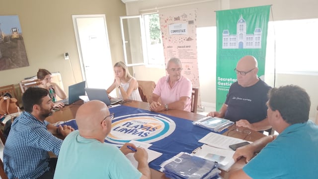 24 Horas de la Corvina Negra 2023: operativo de limpieza de playas en conjunto entre la Municipalidad de Tres Arroyos y el Club Cazadores