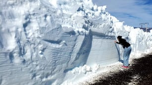 La pared de hielo que no dejó pasar a dos neuquinas.